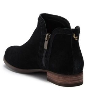 koolaburra by ugg cheyanna suede ankle bootie